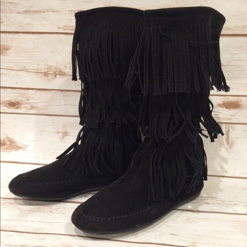 NEW fringe moccasin boot